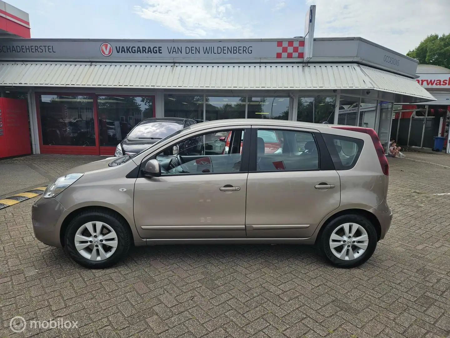 Nissan Note 1.6 Tekna Коричневий - 2