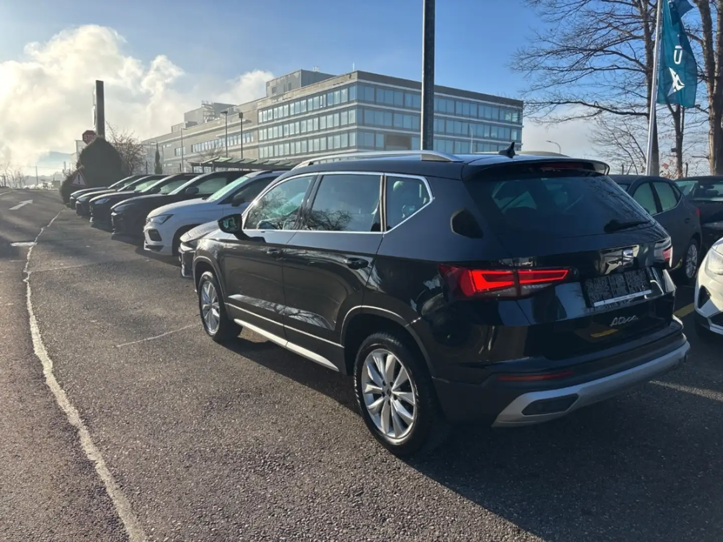 SEAT Ateca Xperience 1.5 TSI Navi Digitales Cockpit LED Sperr Schwarz - 2