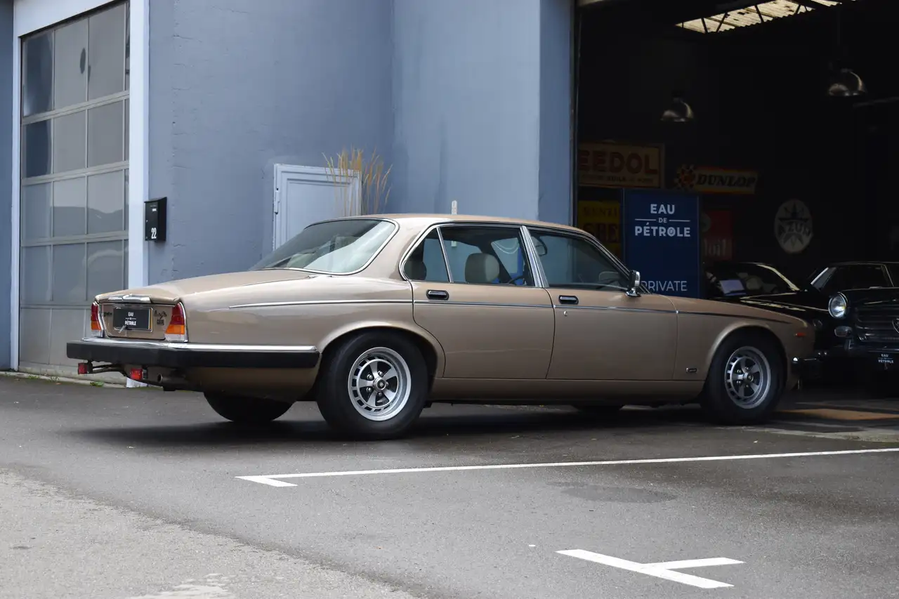 Jaguar XJ12 Vanden Plas, foto 10