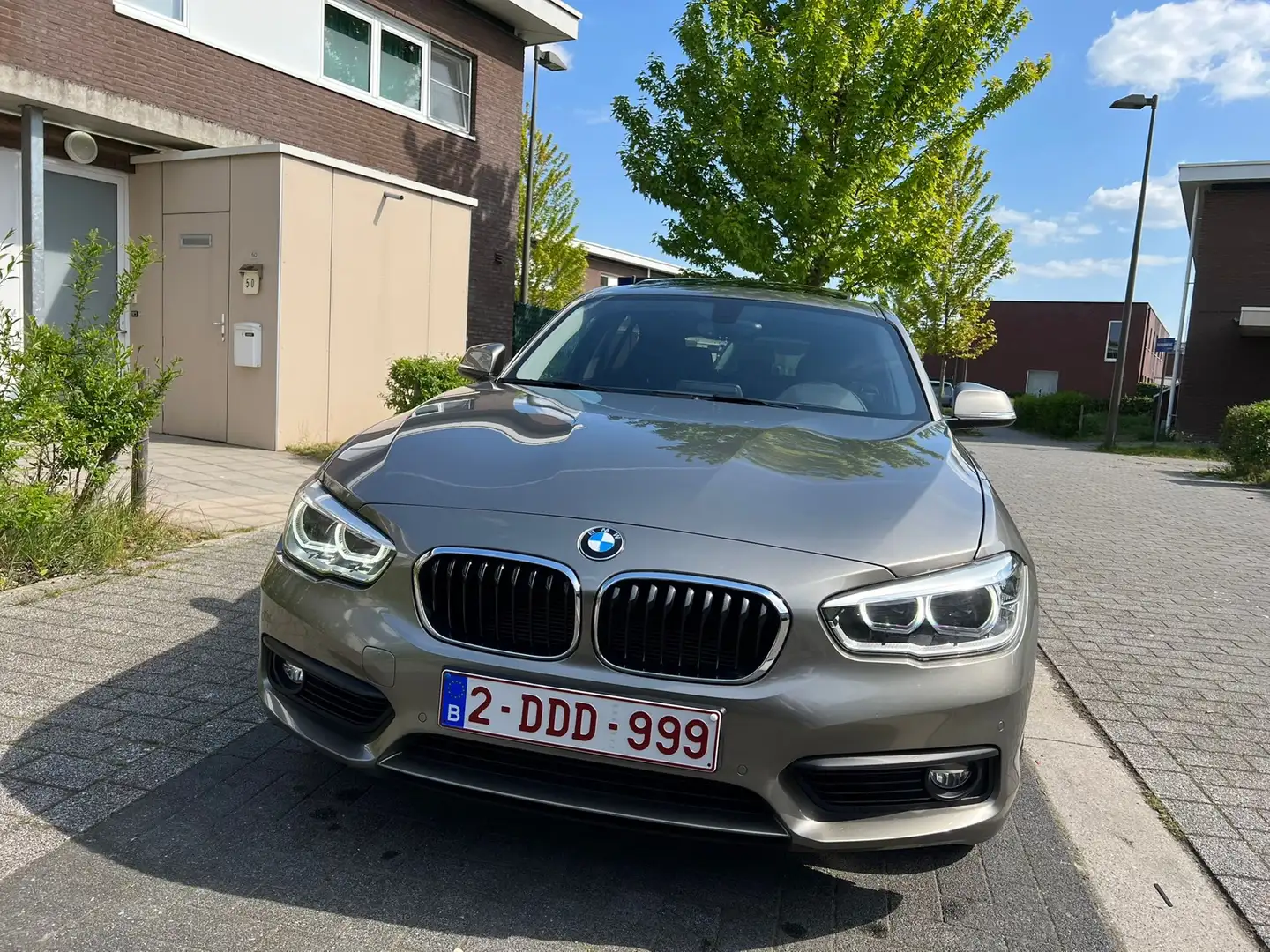 BMW 118 118i Aut. Бежевий - 1