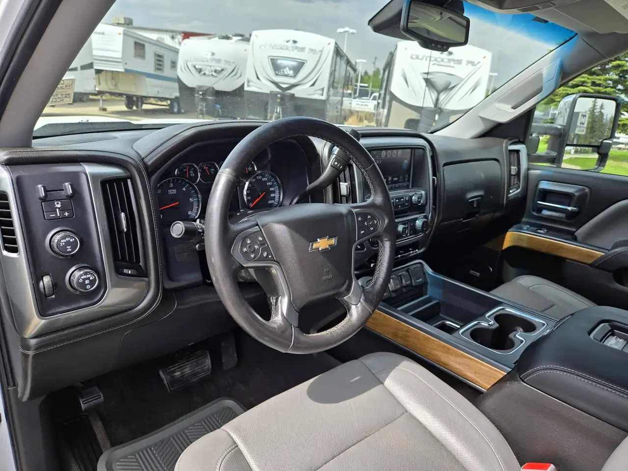 Chevrolet Silverado 1500 снимка Chevrolet Silverado 1500