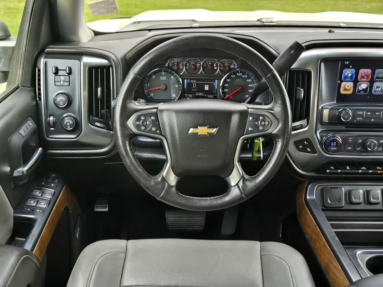 Chevrolet Silverado 1500 снимка Chevrolet Silverado 1500
