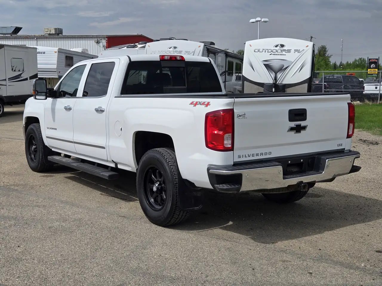 Chevrolet Silverado 1500 снимка Chevrolet Silverado 1500