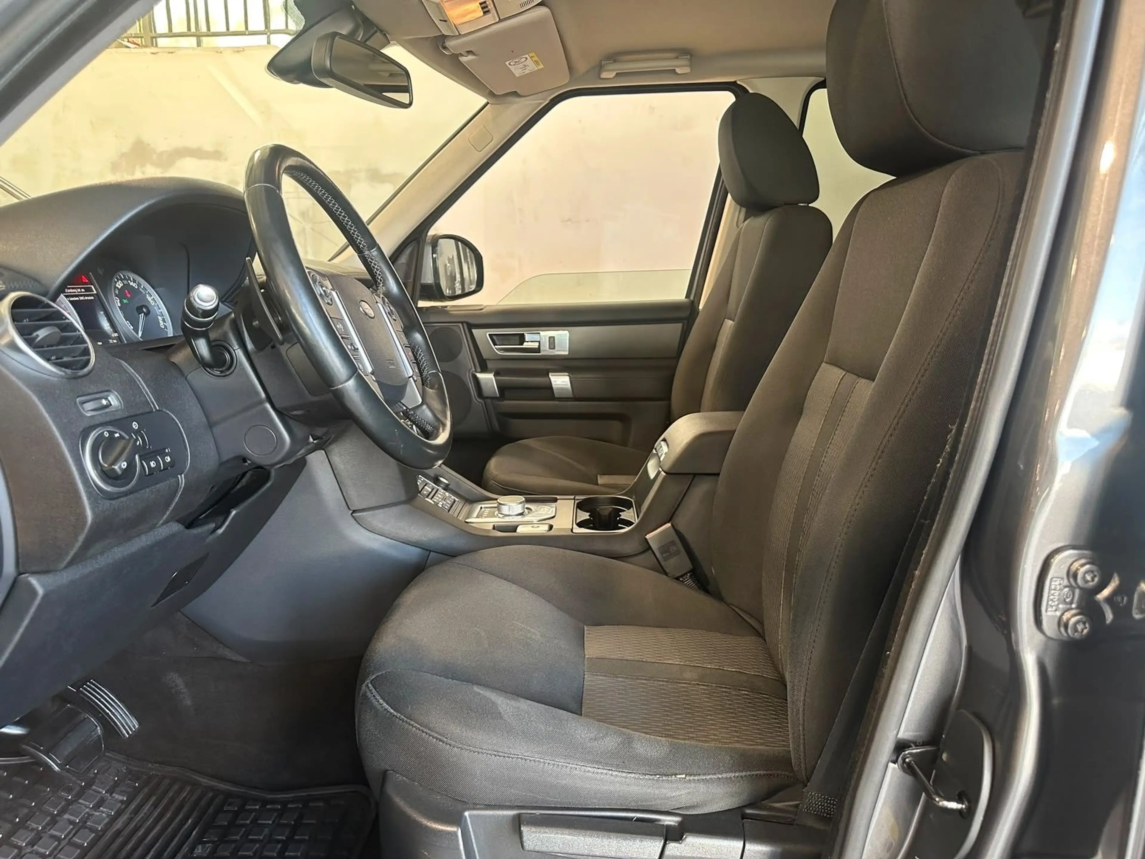 Land Rover Discovery DISCOVERY 7-SITZER AHK 1-HAND PDC AHK — photo 9