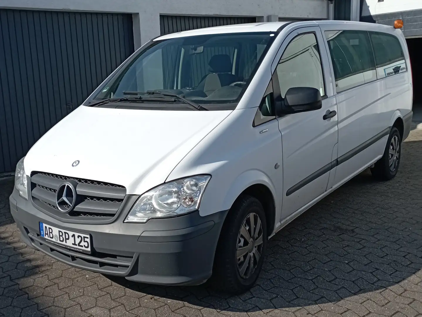 Mercedes-Benz Vito Vito 110 CDI Lang SHUTTLE Weiß - 2