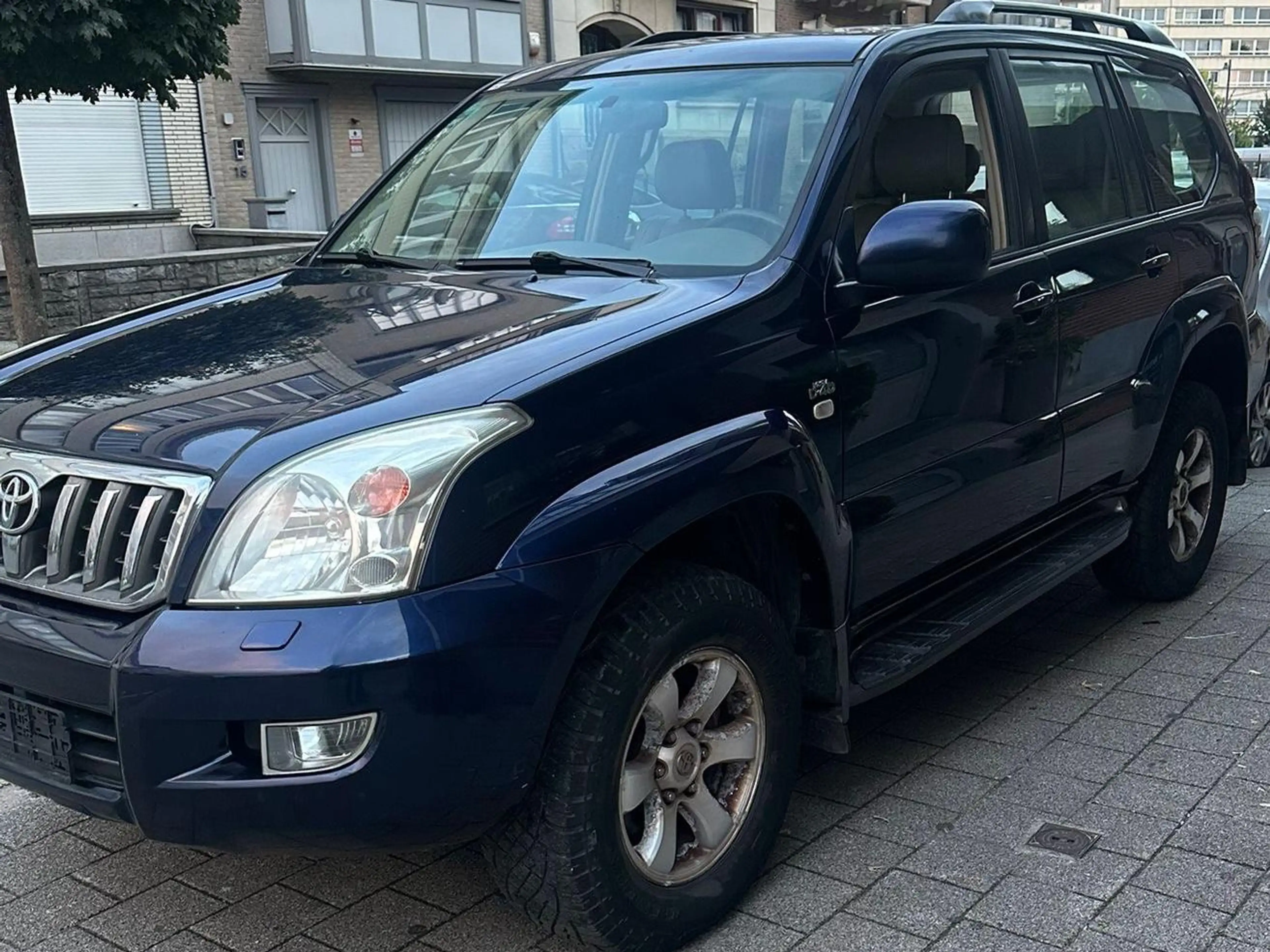 Toyota Land Cruiser 3.0 Turbo D-4D VIP 7 Seats Full Manual 0485905657 — photo 2