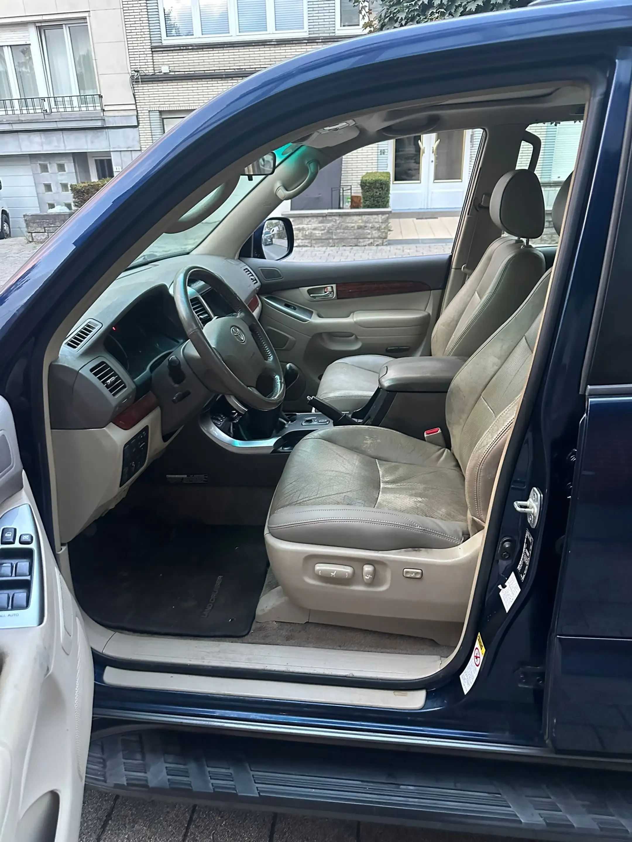 Toyota Land Cruiser 3.0 Turbo D-4D VIP 7 Seats Full Manual 0485905657 — photo 6