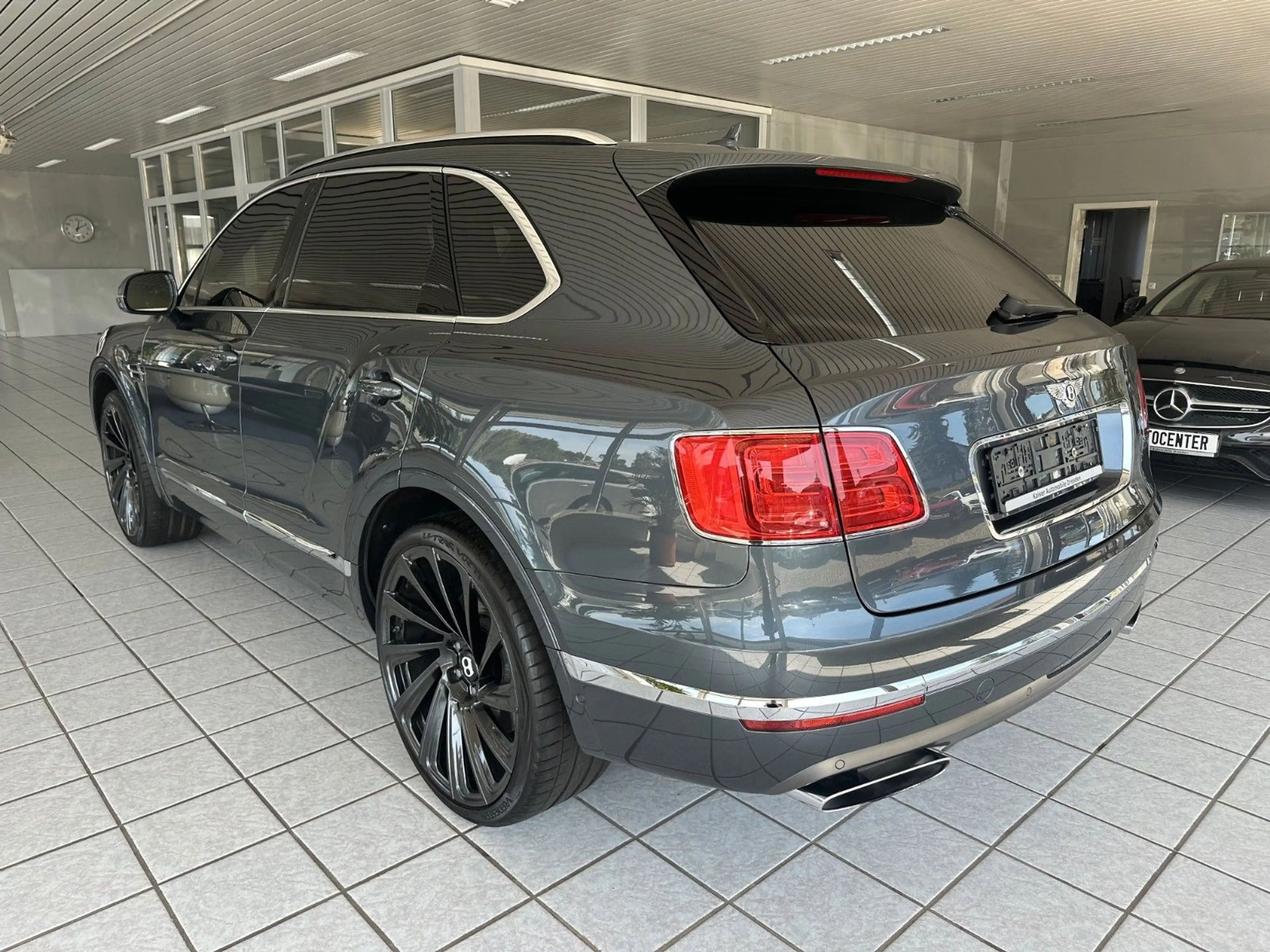 Bentley Bentayga 6.0 W12 4WD First Edition Autom. — photo 7