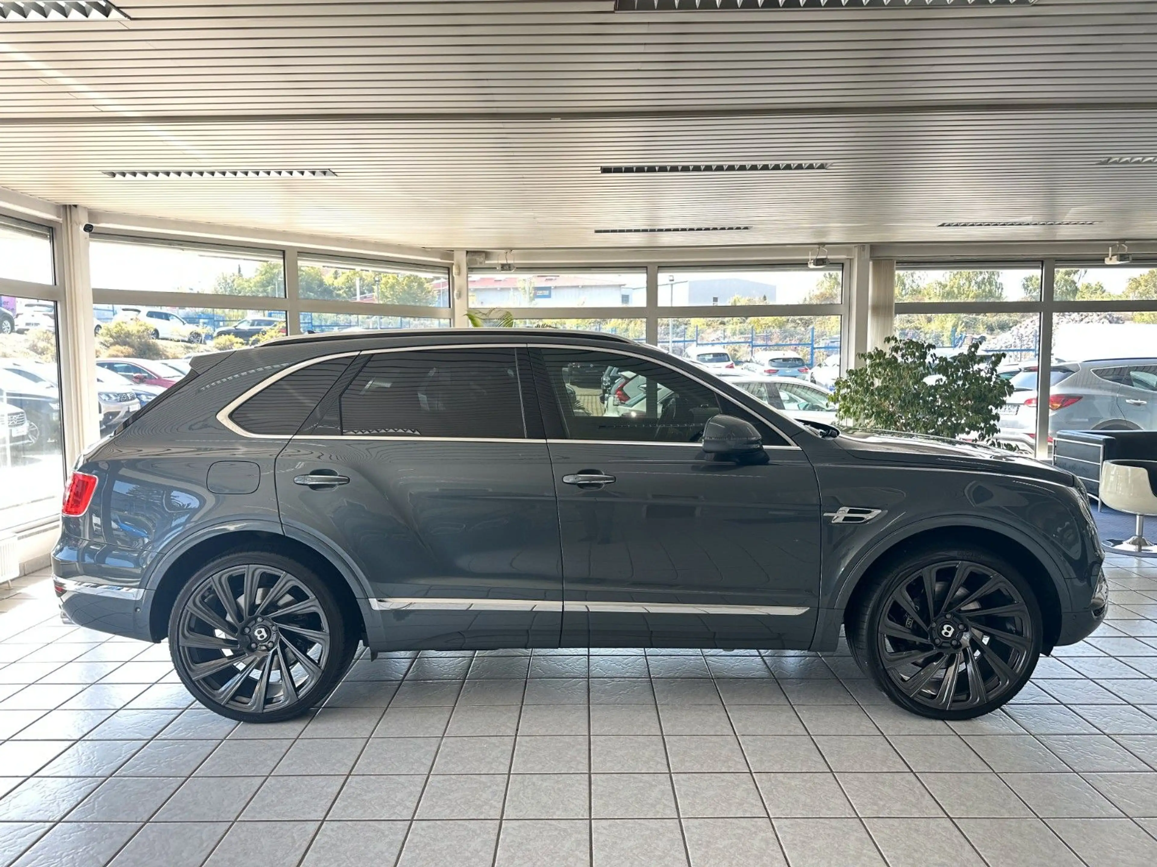 Bentley Bentayga 6.0 W12 4WD First Edition Autom. — photo 4