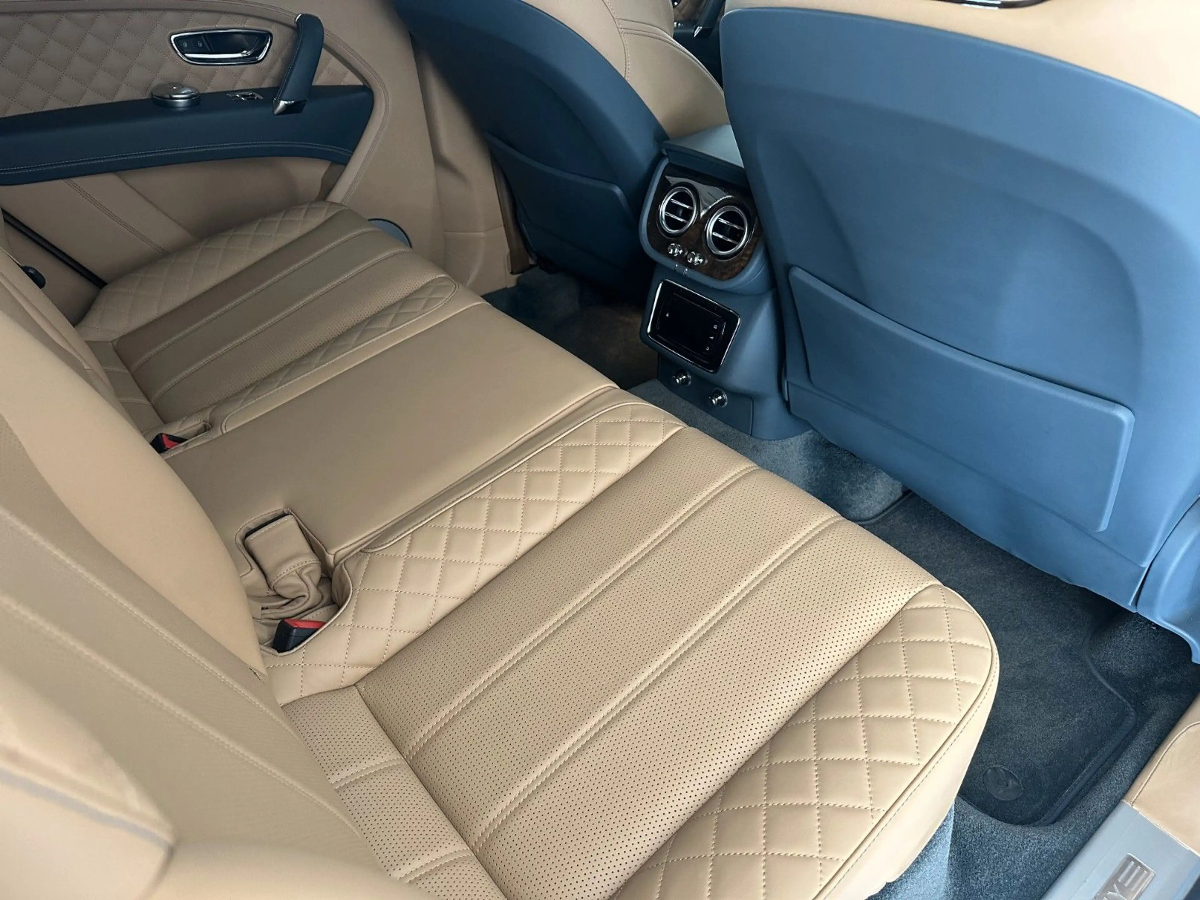 Bentley Bentayga 6.0 W12 4WD First Edition Autom. — photo 13