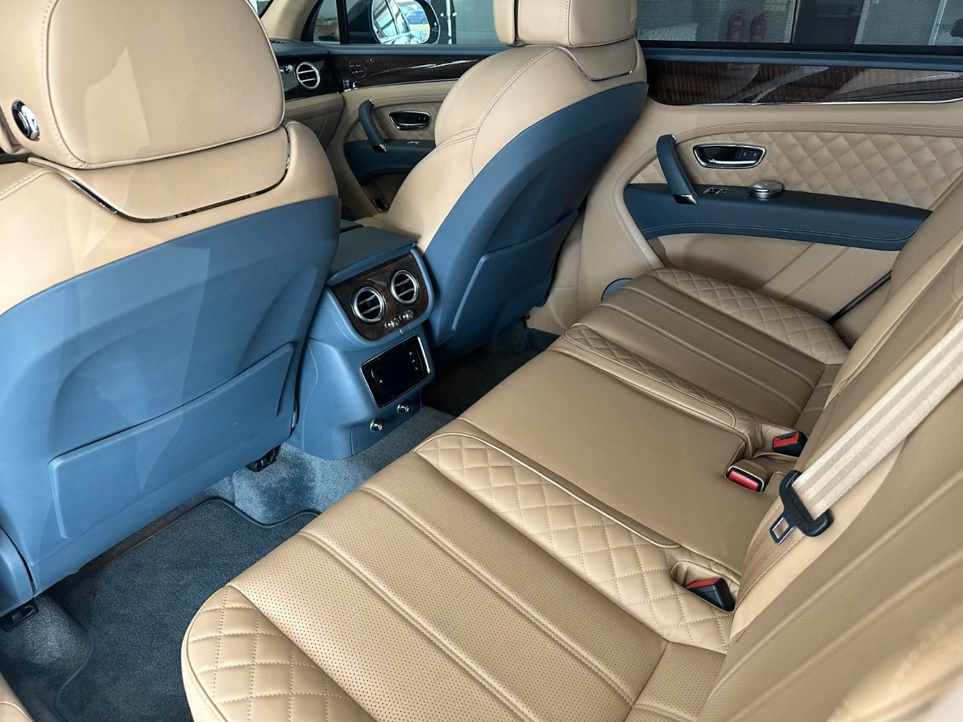 Bentley Bentayga 6.0 W12 4WD First Edition Autom. — photo 11