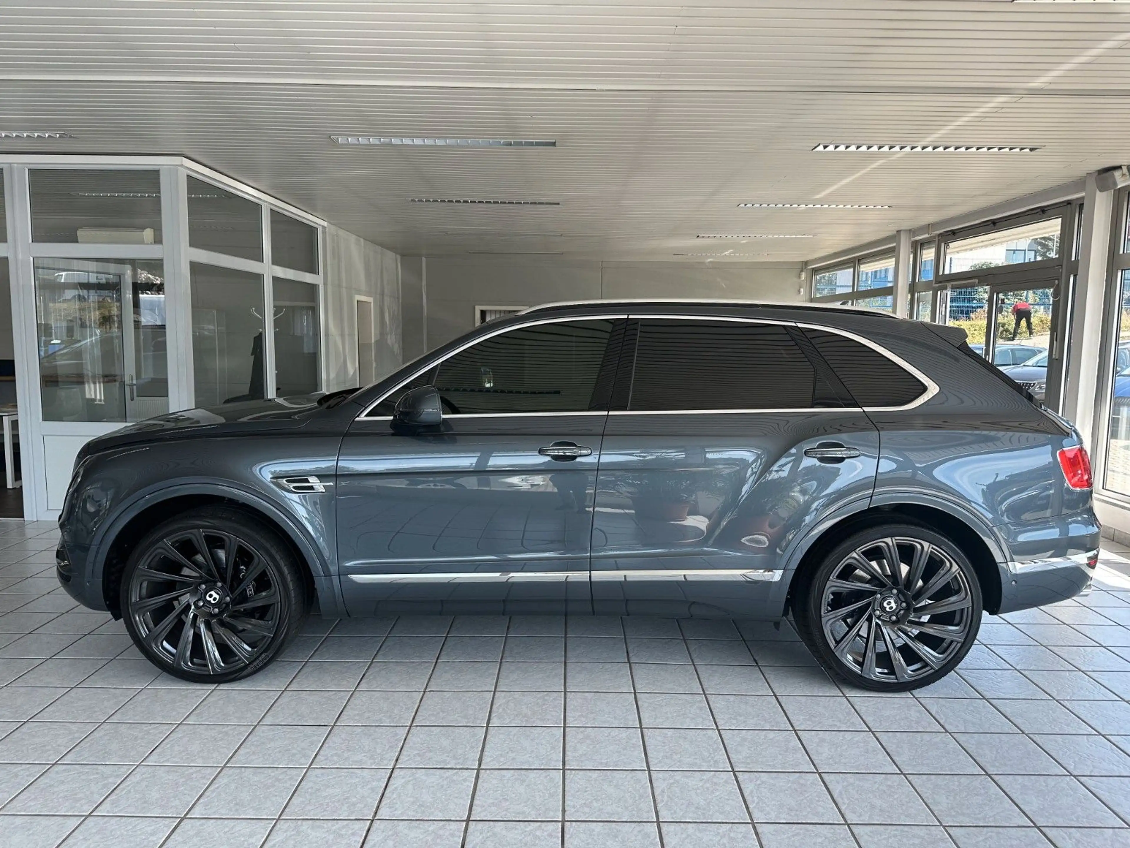 Bentley Bentayga 6.0 W12 4WD First Edition Autom. — photo 8
