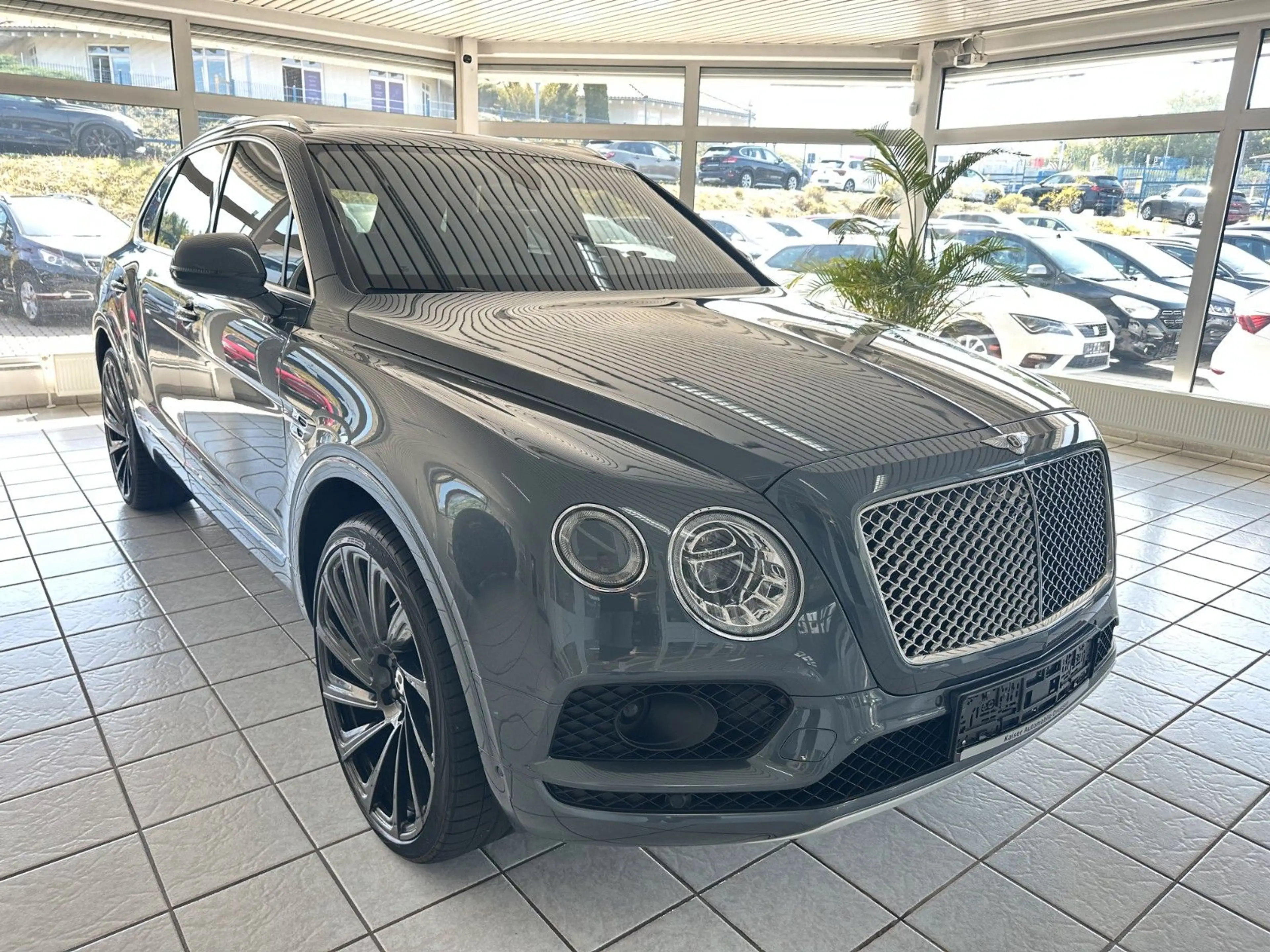 Bentley Bentayga 6.0 W12 4WD First Edition Autom. — photo 3