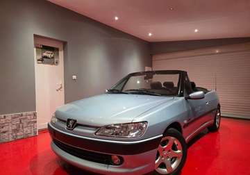 Cabriolet Série limitée SAINT TROPEZ 1.8 16V 112CH BVM5 PININFARINA Première Main État EXCEPTIONNEL