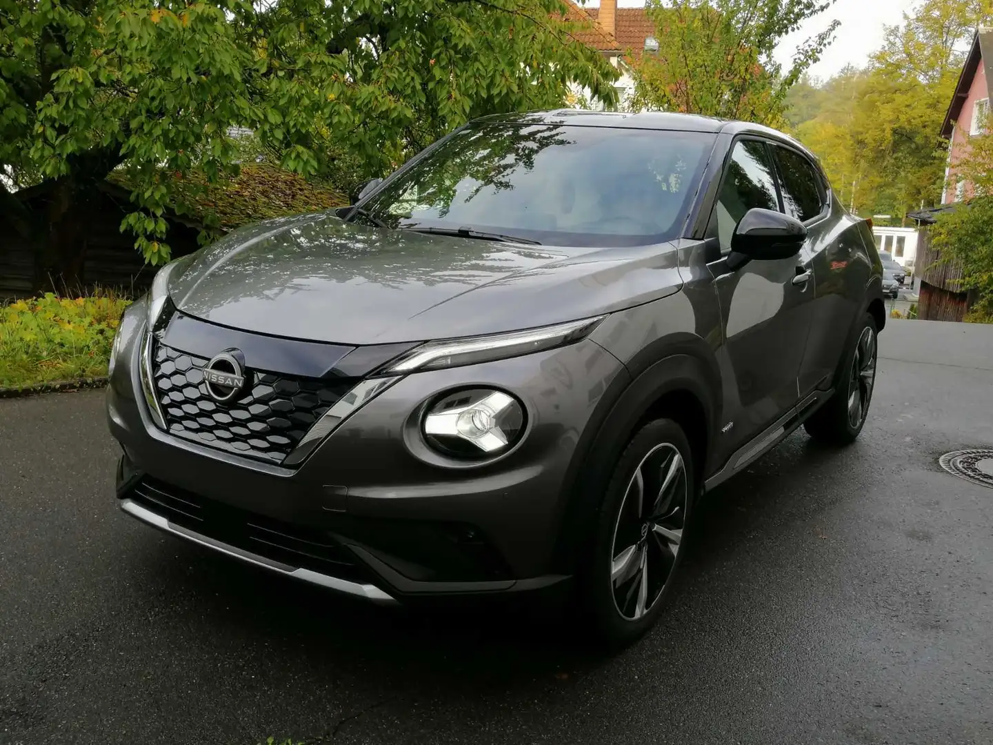 Nissan Juke F16 HYBRID N-Design 1.6 4AMT Zwart - 1