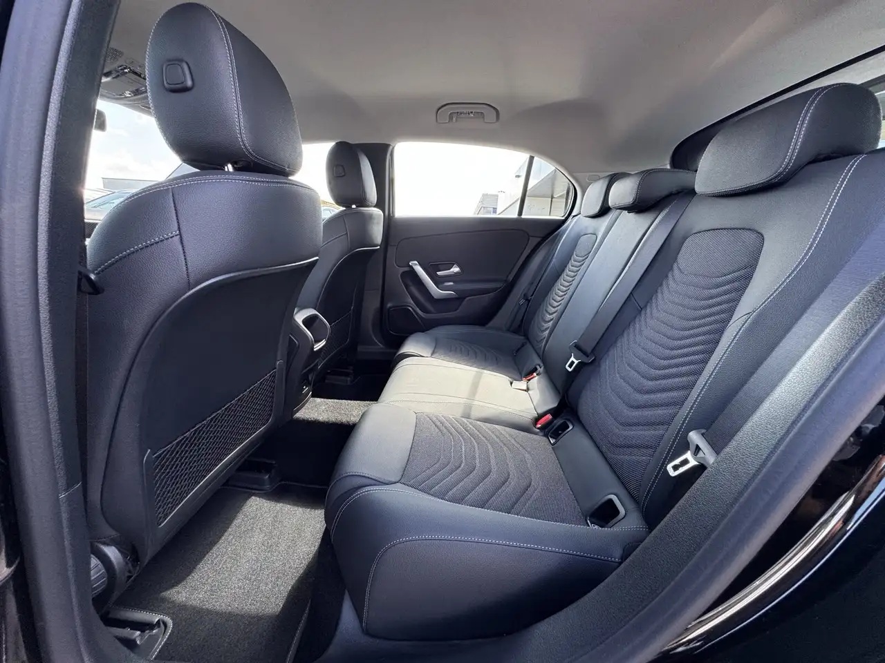 Mercedes-Benz A-Class A 180 PROGRESSIVE NAVI+KAMERA+LED+CARPLAY+ASSIST, миниатюра 11