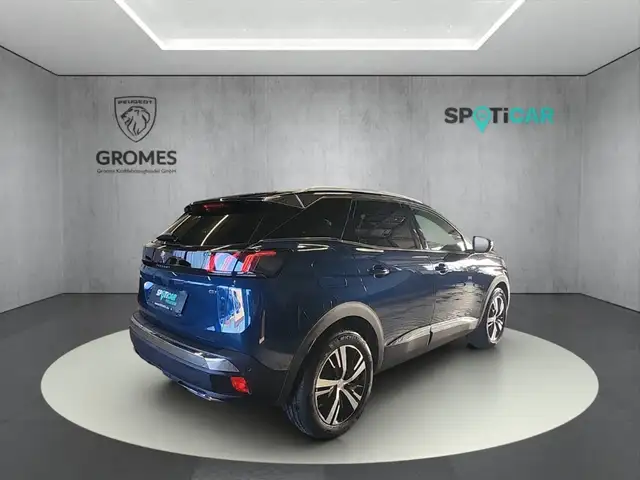Peugeot 3008 view 3