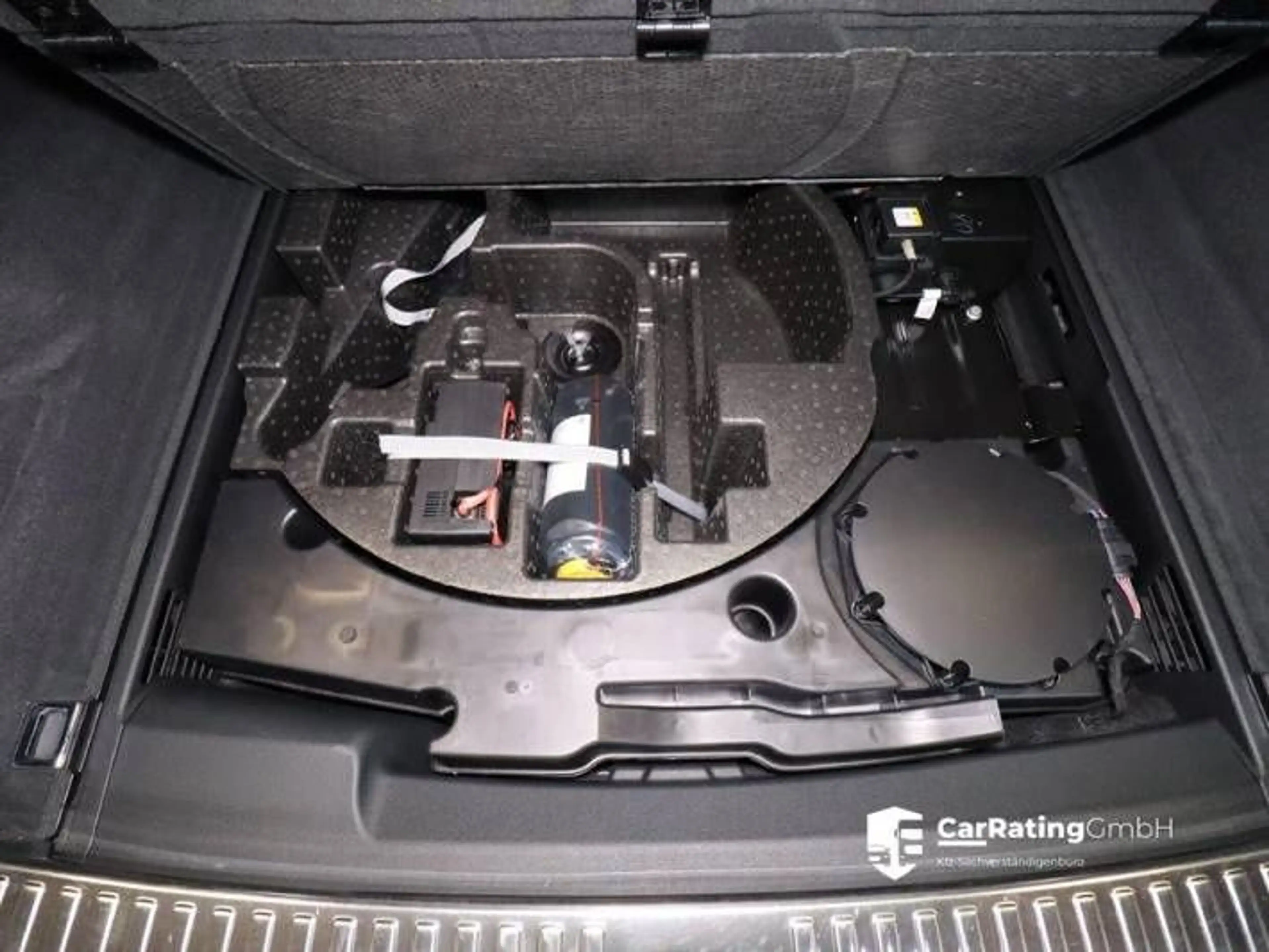 Audi SQ8 TFSI Pano+Matrix+HUD+Navi+ACC+RearView — photo 14