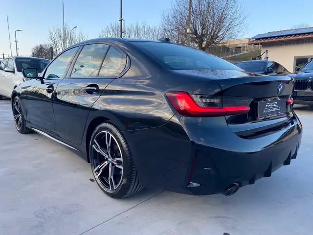 BMW 3 Series view 13