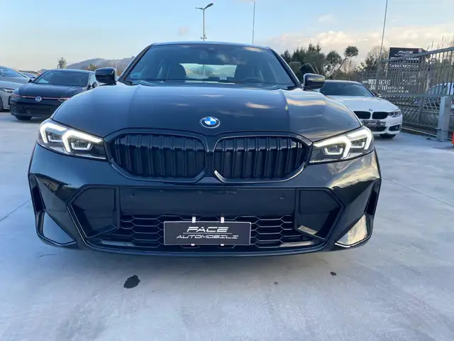 BMW 3 Series view 5
