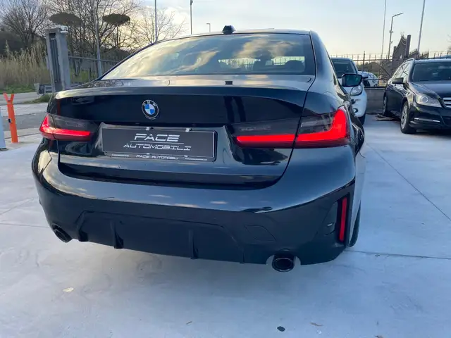 BMW 3 Series view 15