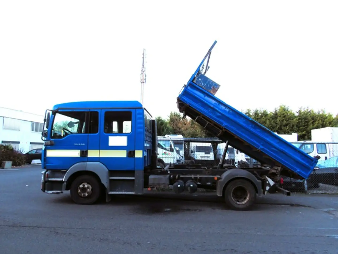 MAN TGL 8.210 3Seiten-Meiller Kipper DoKa 2xAHK Bleu - 2
