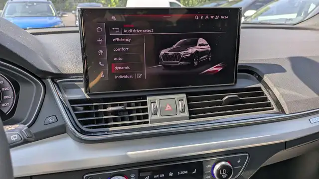 Audi Q5 view 13