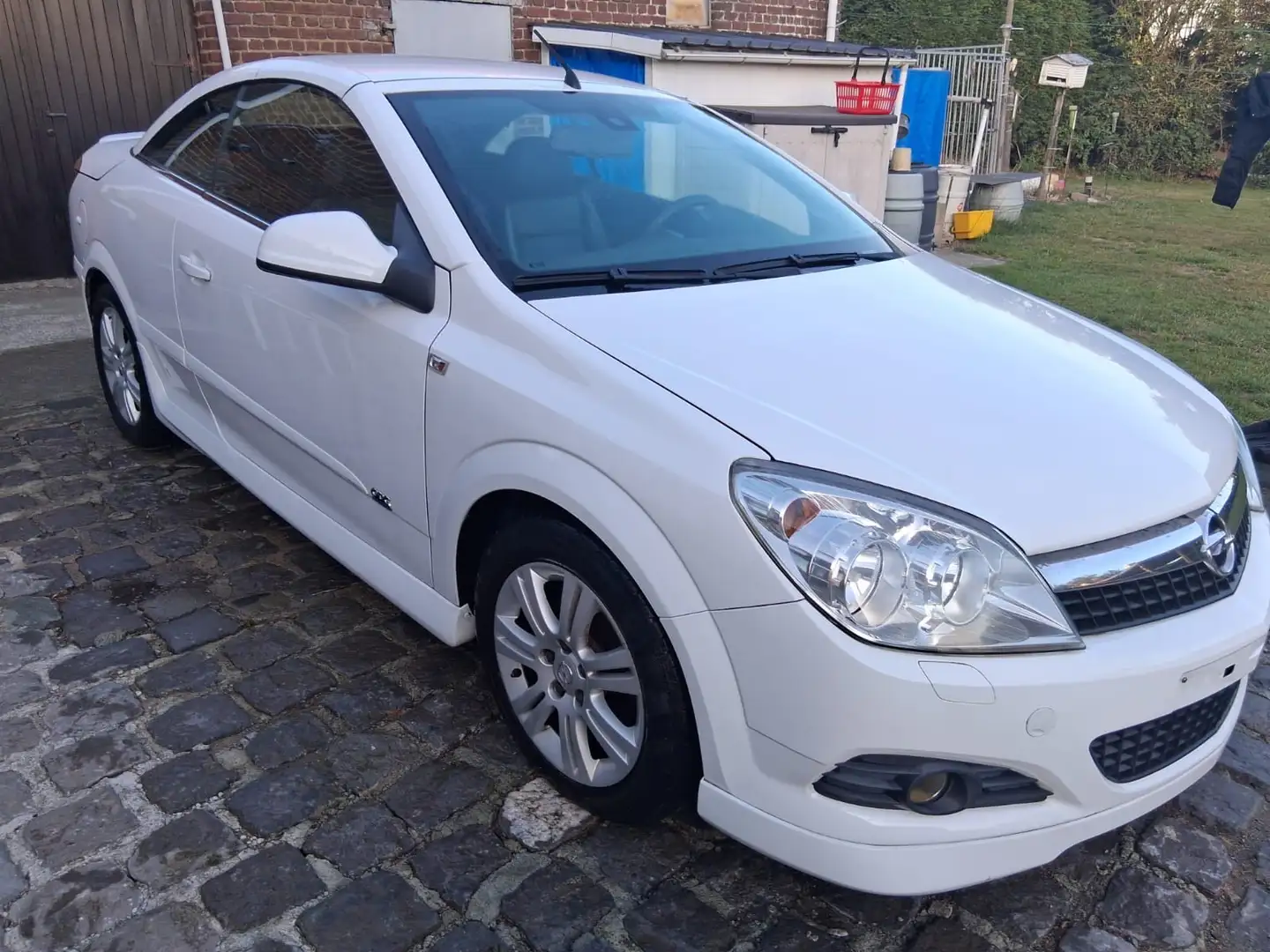 Opel Astra Twin Top 1.6 ecotec opc line - 1