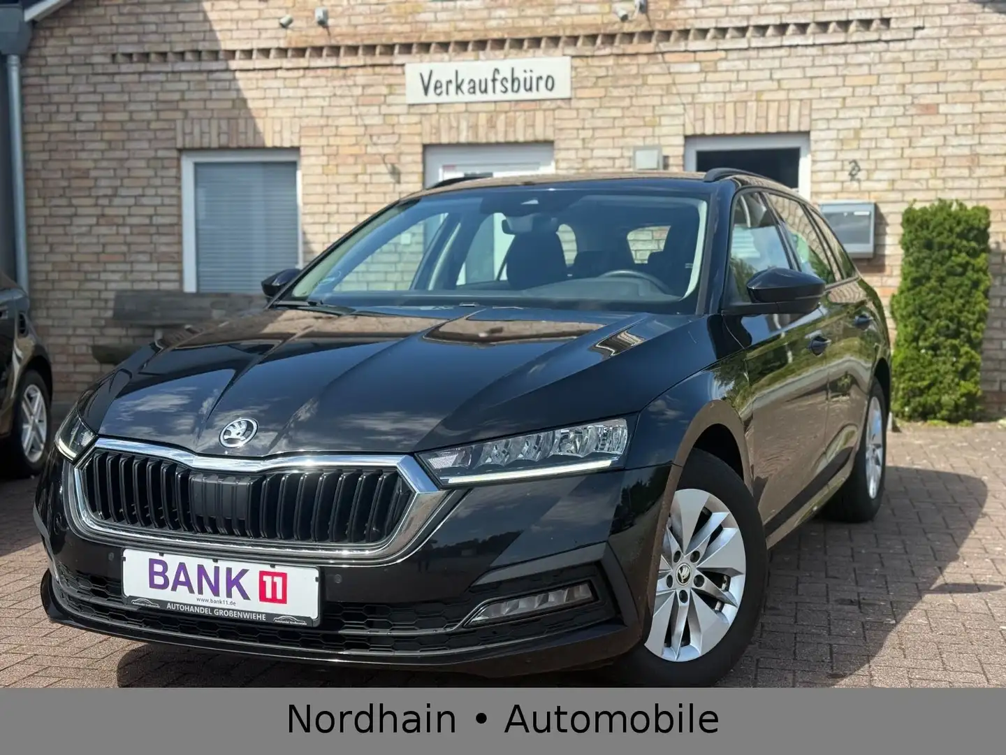 Skoda Octavia Combi Ambition*LED*ACC*SHZ*NAVI*DIGITALT Noir - 1