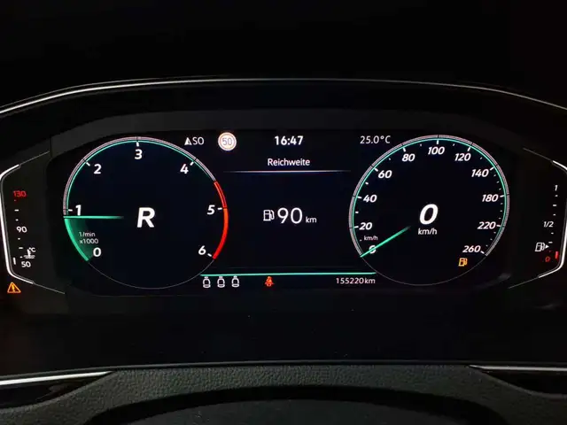 Volkswagen Passat view 11