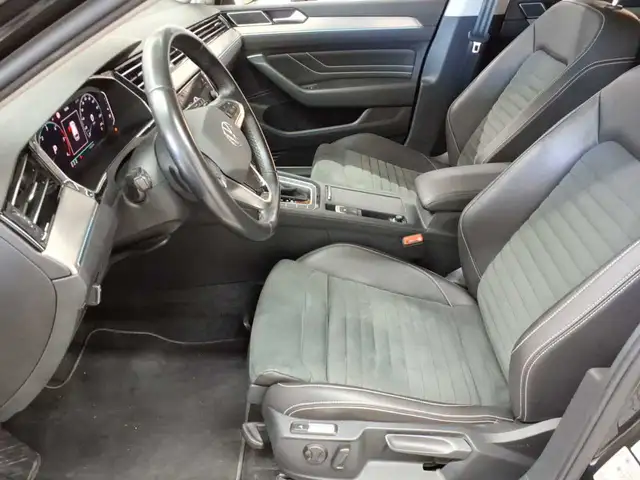 Volkswagen Passat view 7