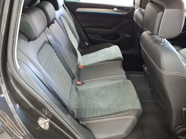 Volkswagen Passat view 14