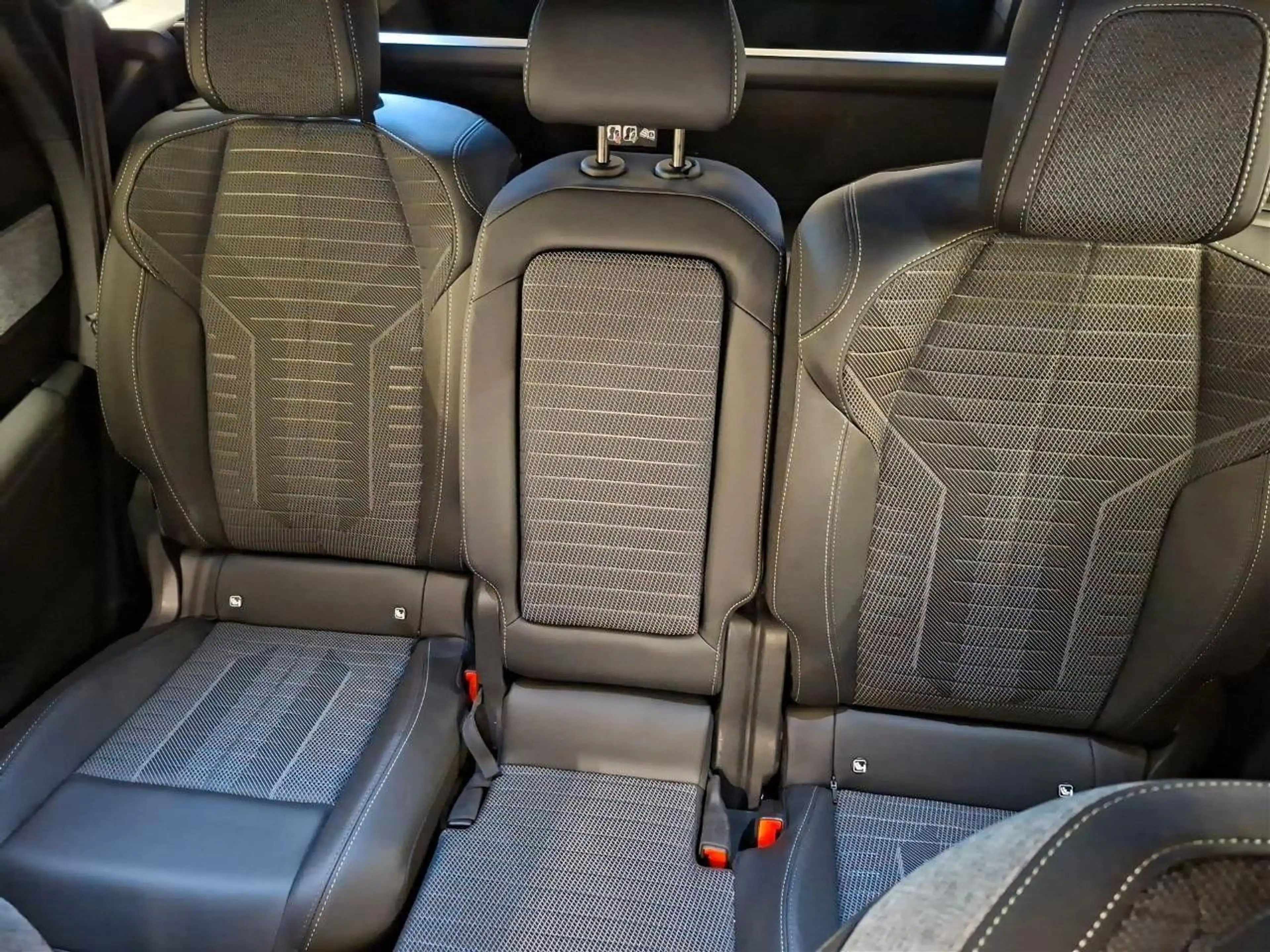 Peugeot 5008 GT Hybrid 145PS 6G-DSG*DRIVE-ASSIST-PAKET * — photo 13