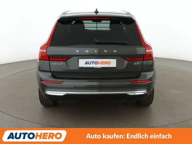 Volvo XC60 view 5