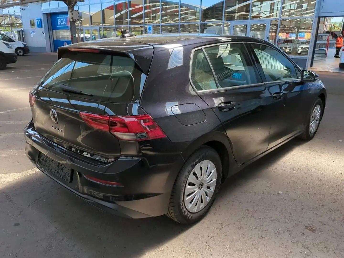 Volkswagen Golf VIII Lim. Basis Negro - 2