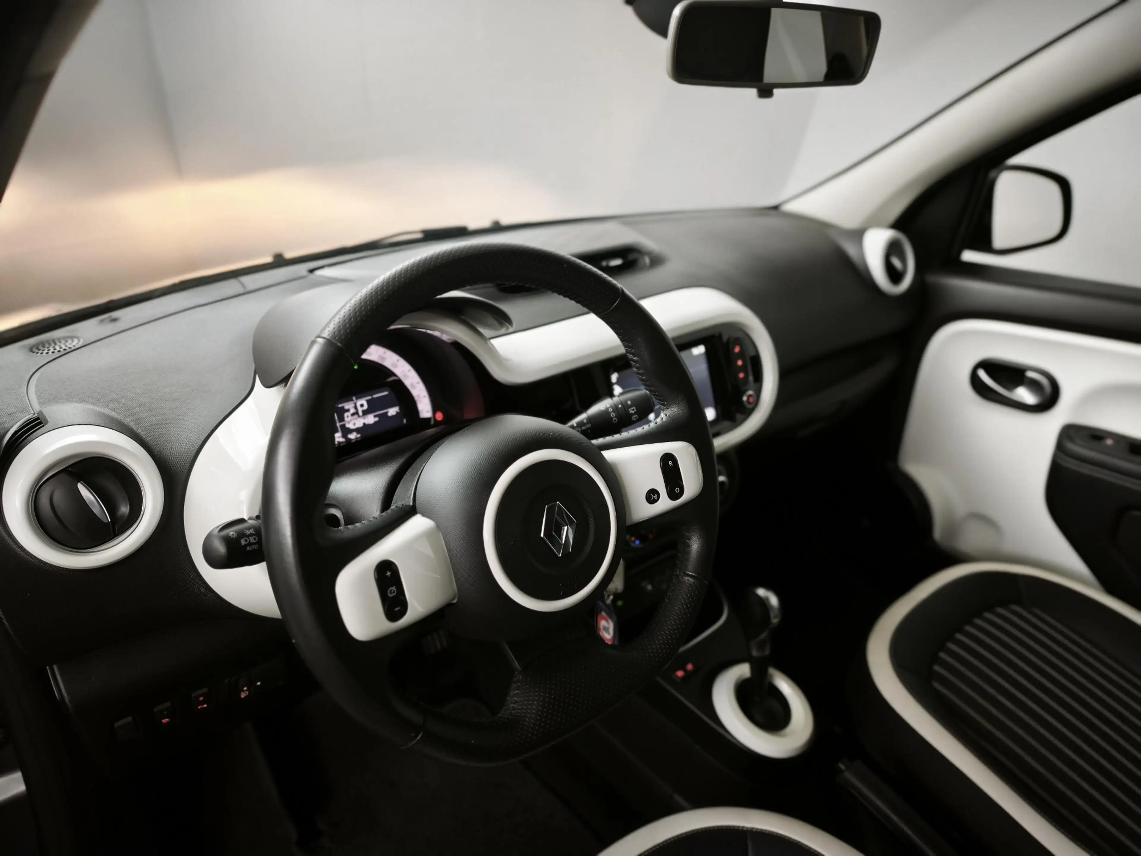 Renault Twingo Z.E. R80 E-Tech Techno 22 kWh | NAP | Achteruitrij — photo 26