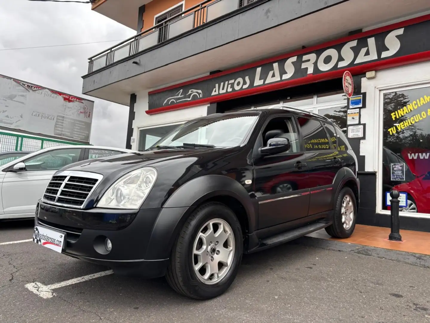 SsangYong Rexton Todoterreno Manual de 5 Puertas Negro - 1