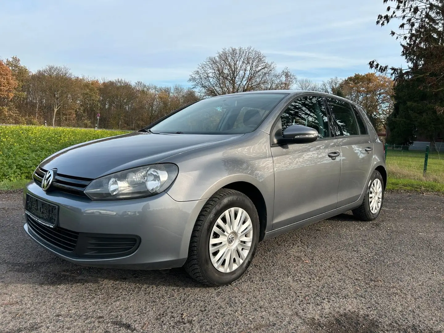 Volkswagen Golf VI Trendline 1.2 Klima Radio Allwetter Grau - 1