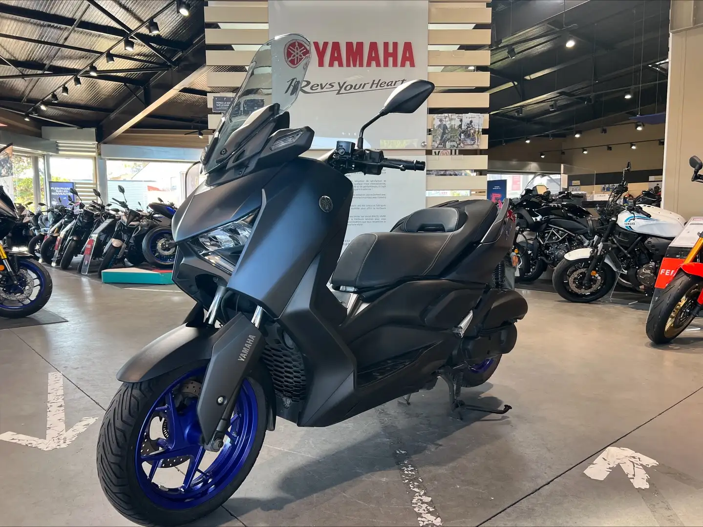 Yamaha X-Max 125 Kék - 1