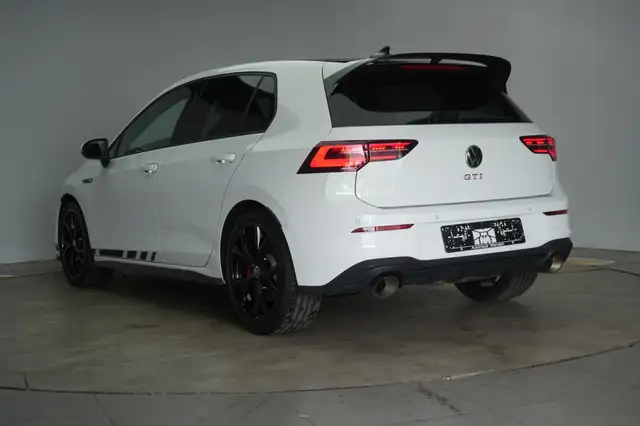 Volkswagen Golf view 5