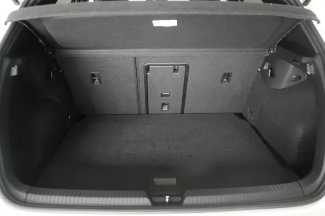 Volkswagen Golf view 8