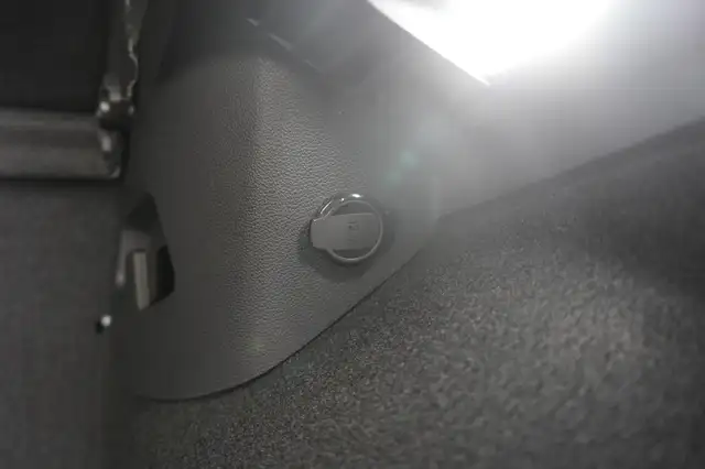 Volkswagen Golf view 9