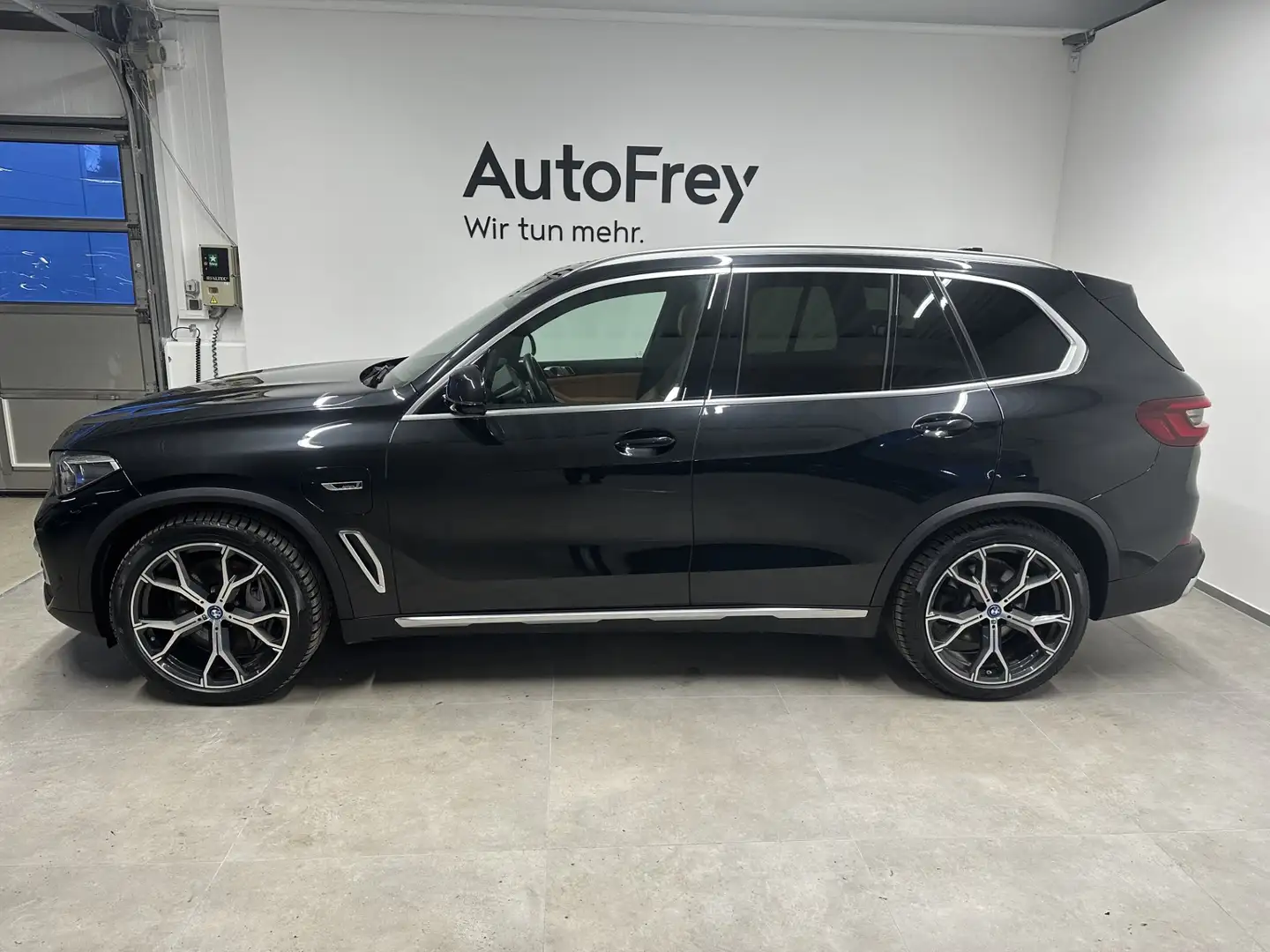 BMW X5 xDrive45e Schwarz - 2
