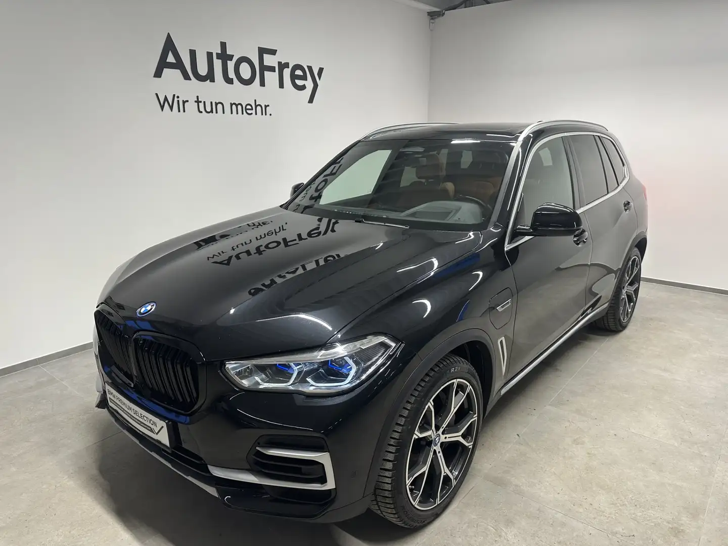 BMW X5 xDrive45e Schwarz - 1