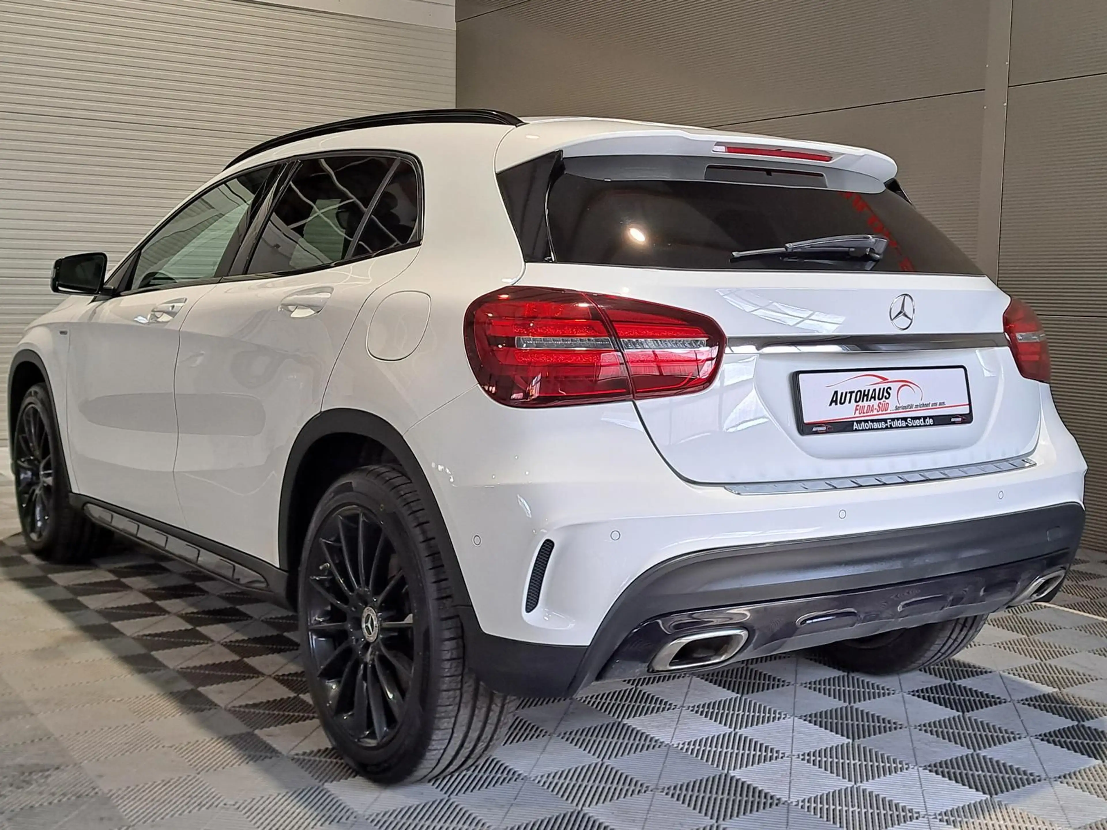 Mercedes-Benz GLA 220 d 4Matic°Totw°Navi°Tempo°Pano°Shzg°AHK°B — photo 7