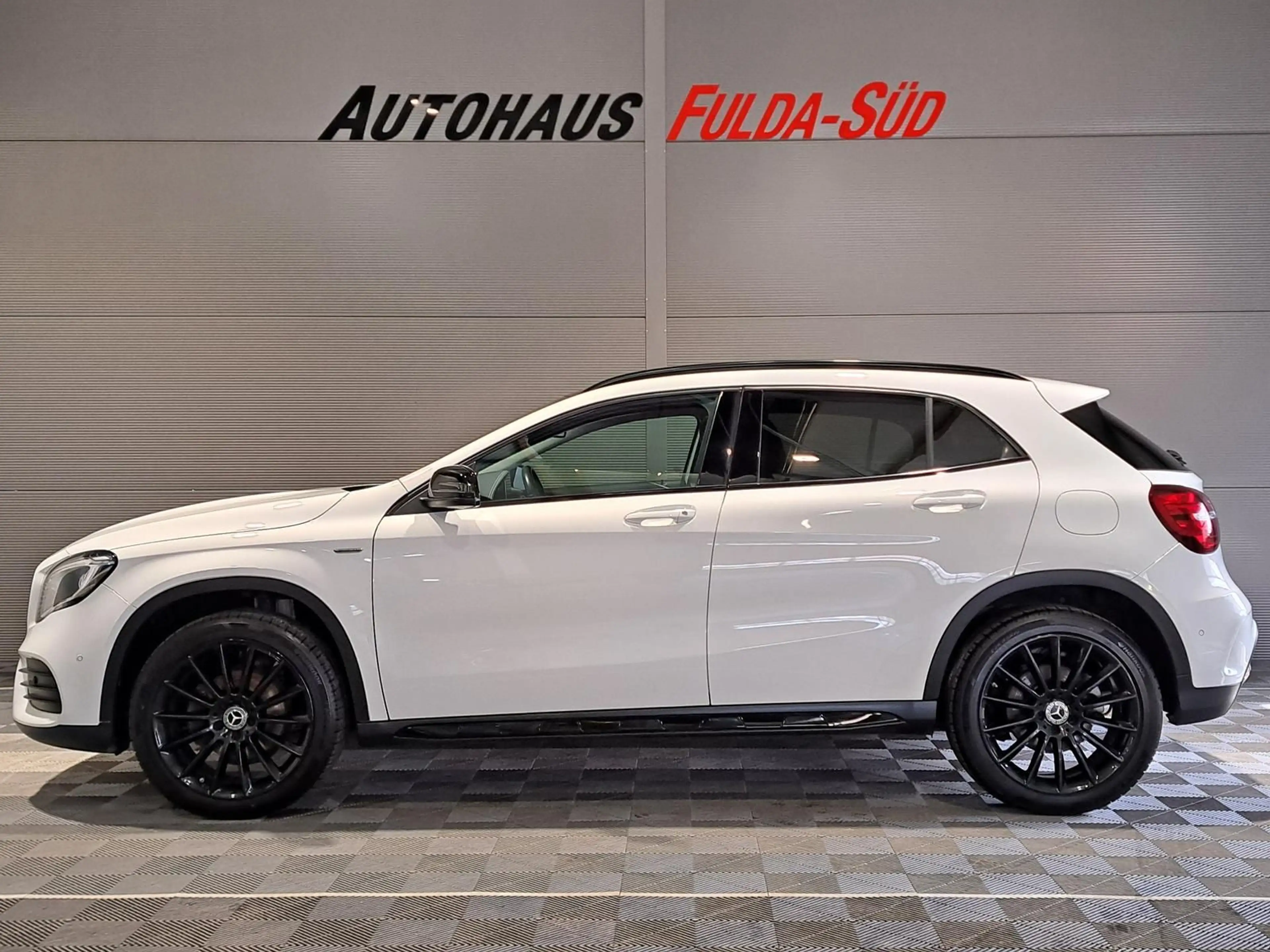 Mercedes-Benz GLA 220 d 4Matic°Totw°Navi°Tempo°Pano°Shzg°AHK°B — photo 6