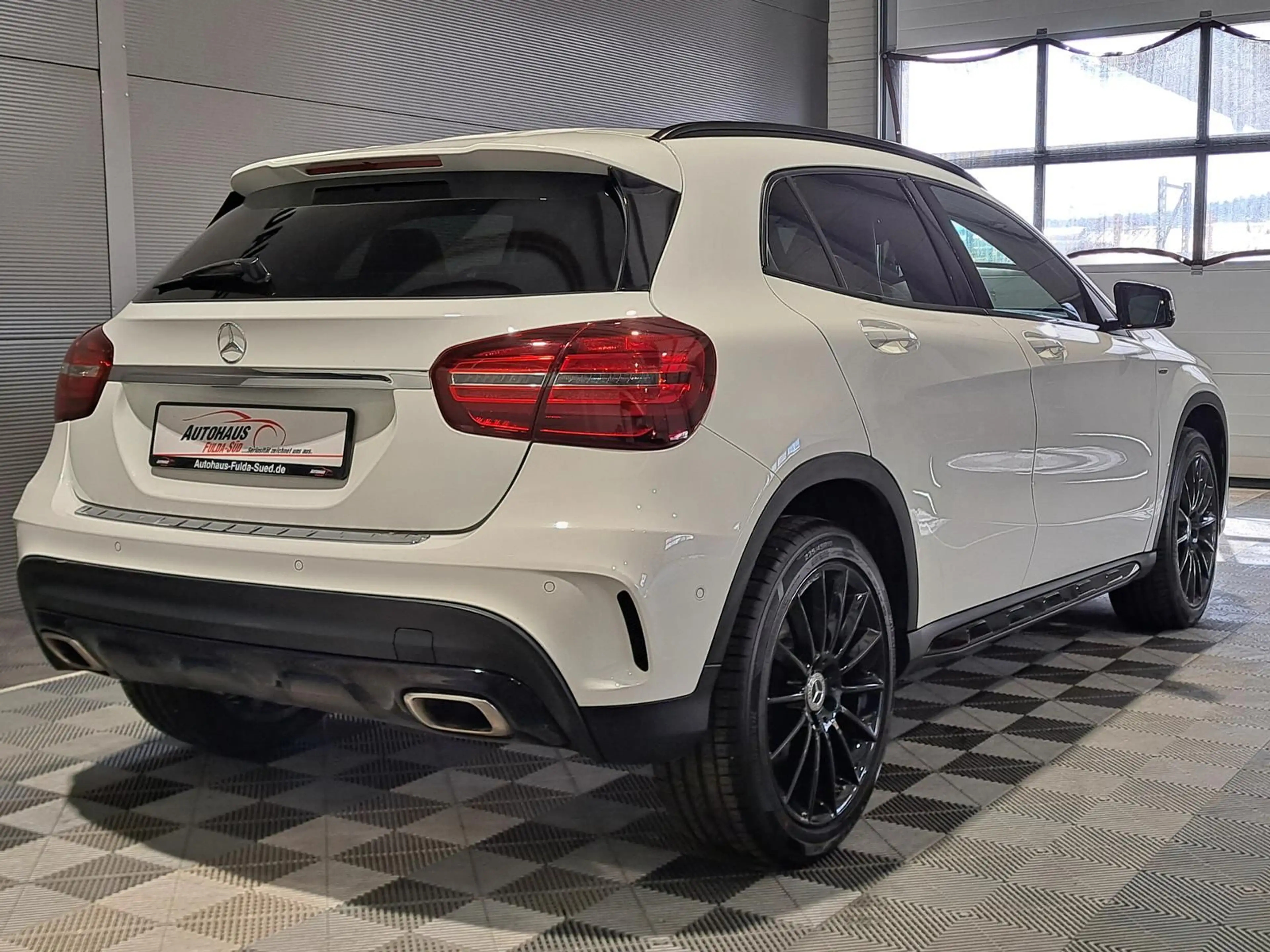 Mercedes-Benz GLA 220 d 4Matic°Totw°Navi°Tempo°Pano°Shzg°AHK°B — photo 4