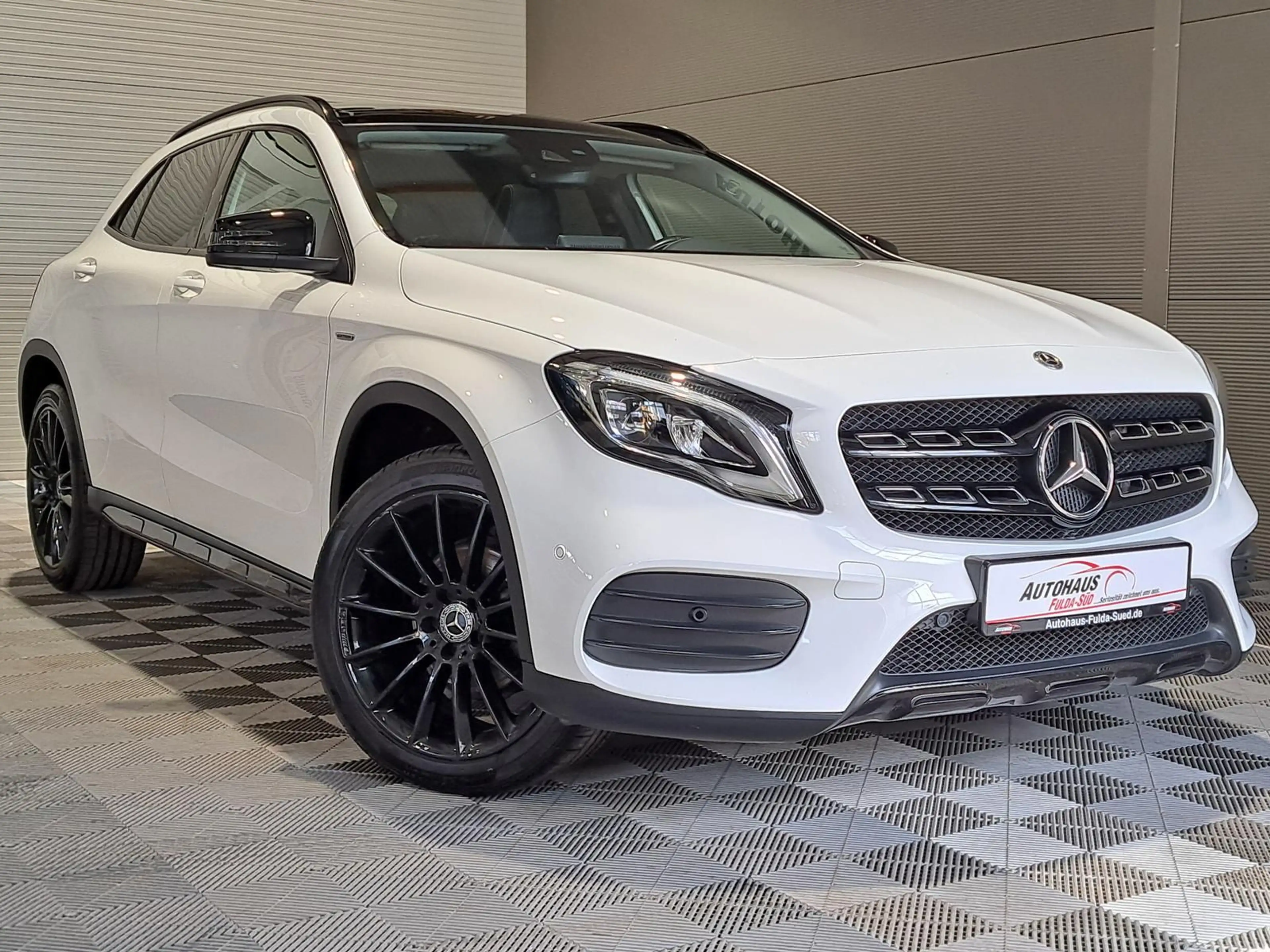 Mercedes-Benz GLA 220 d 4Matic°Totw°Navi°Tempo°Pano°Shzg°AHK°B