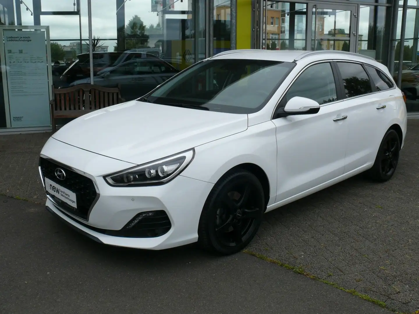 Hyundai i30 cw 1,4 T GDI,Leder,Klima,Sitzh,PDC,Kam,Alu White - 1