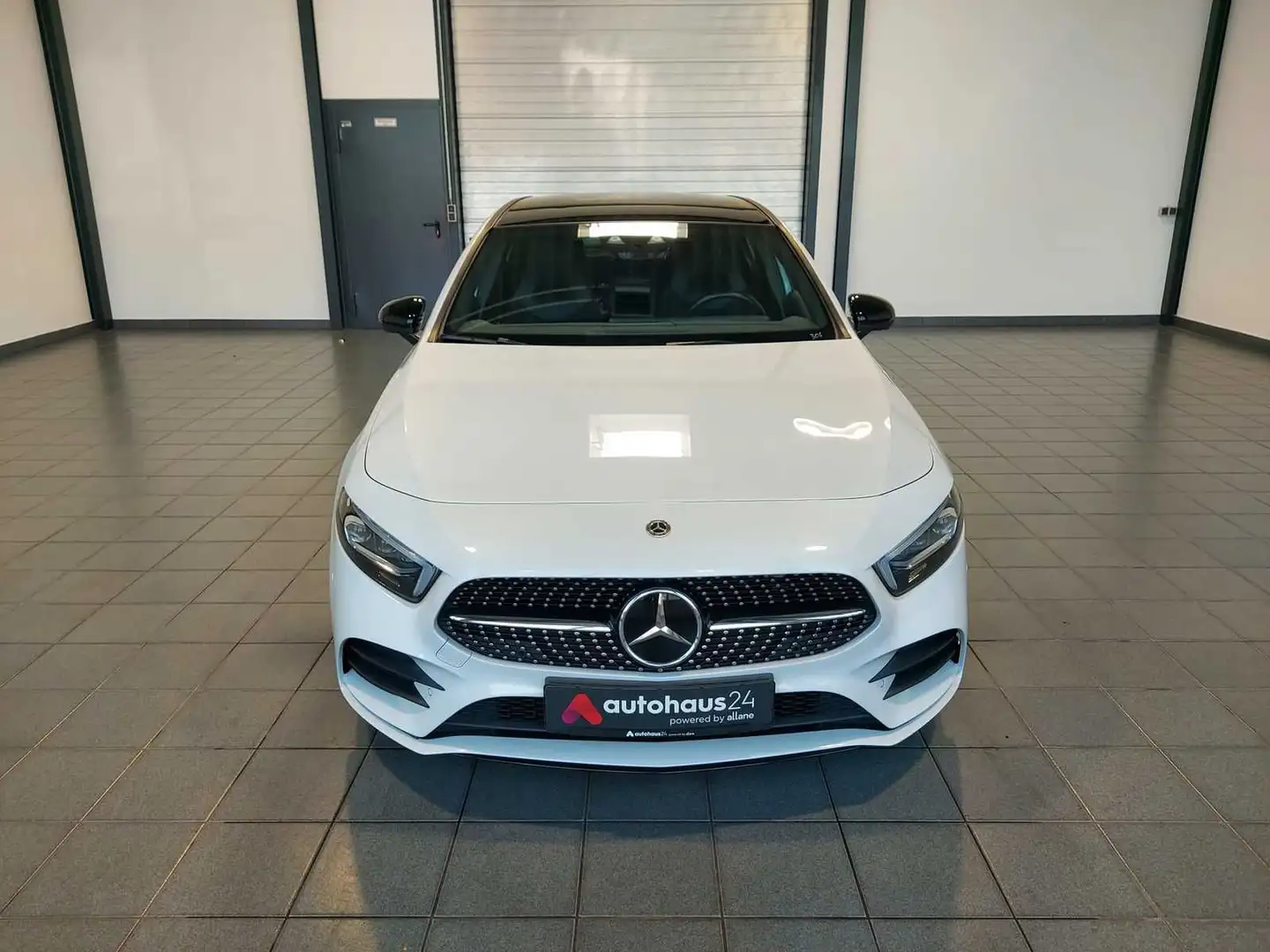 Mercedes-Benz A 200 AMG Line  360°|Pano|LED|Navi|Sitzhzg Weiß - 2